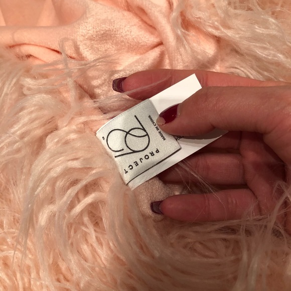 Pink Faux Fur Throw ❤️ - Picture 4 of 5